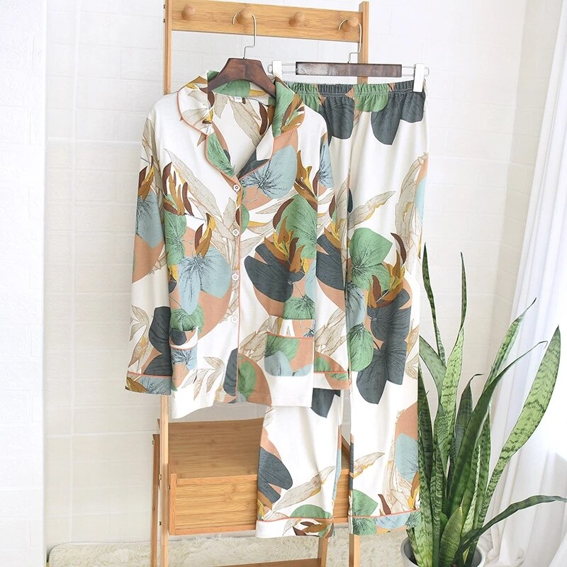 Women's Leaves Printed Pajama Set