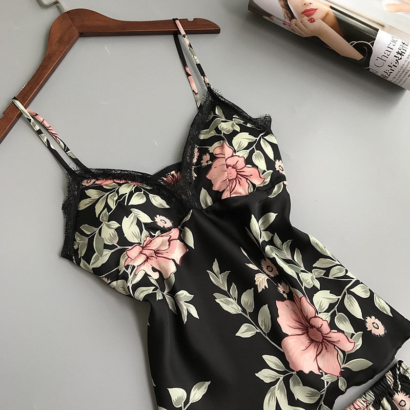 Women's Floral Printed Lace-Trim Pajama Set
